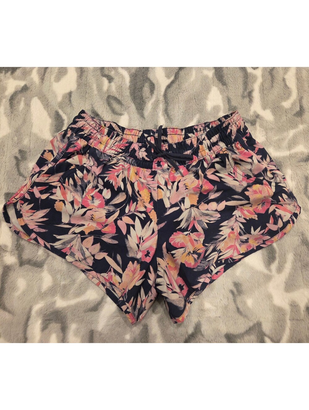 Columbia Women's Medium Floral Print Sport Shorts